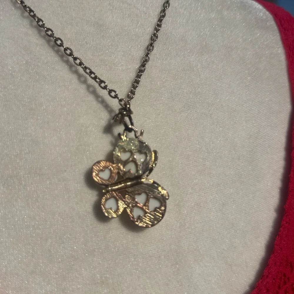 N/A butterfly rhinestone